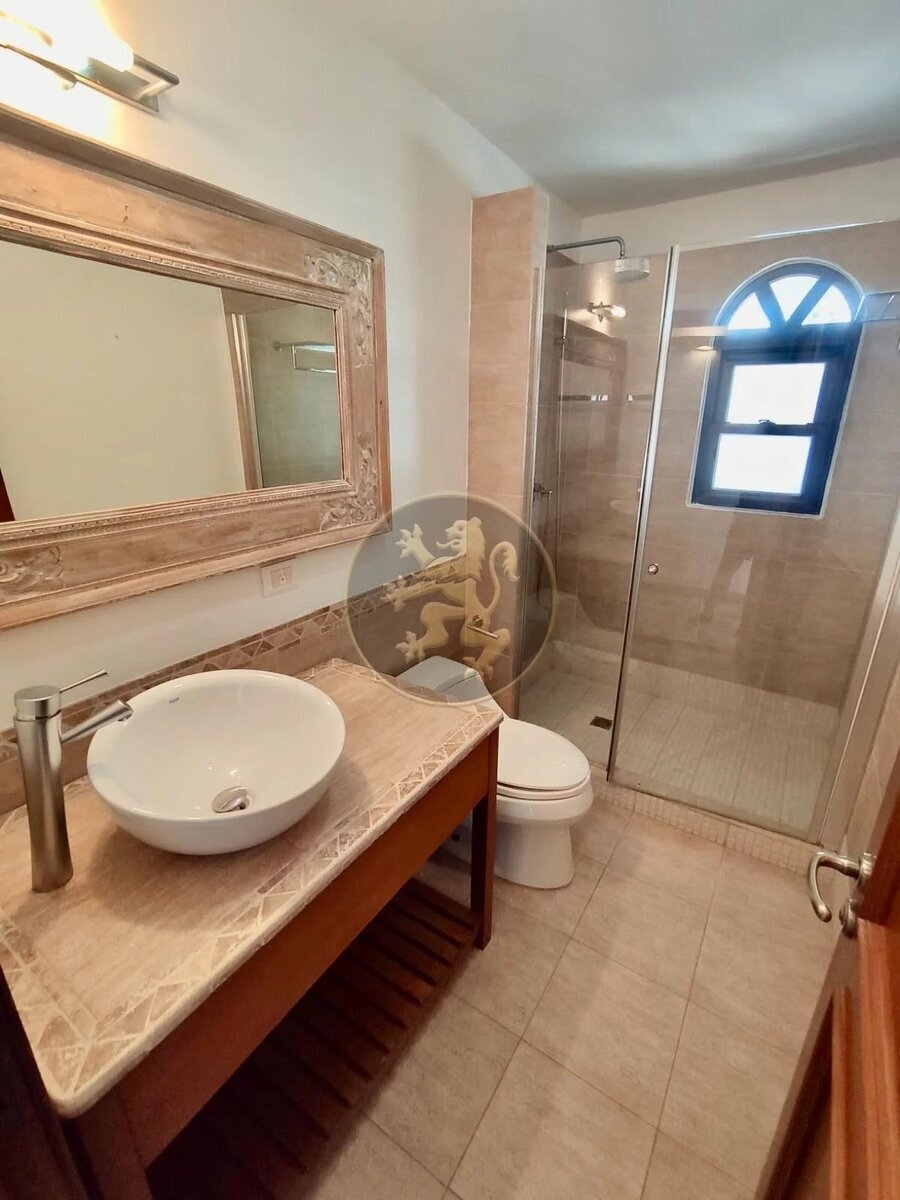 Luxurious 3-Bedroom Duplex with Private Boat Slip and