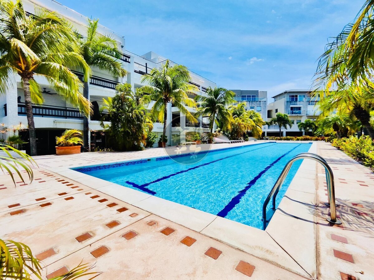 Luxurious 3-Bedroom Duplex with Private Boat Slip and