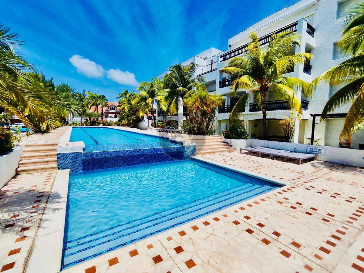 Luxurious 3-Bedroom Duplex with Private Boat Slip and