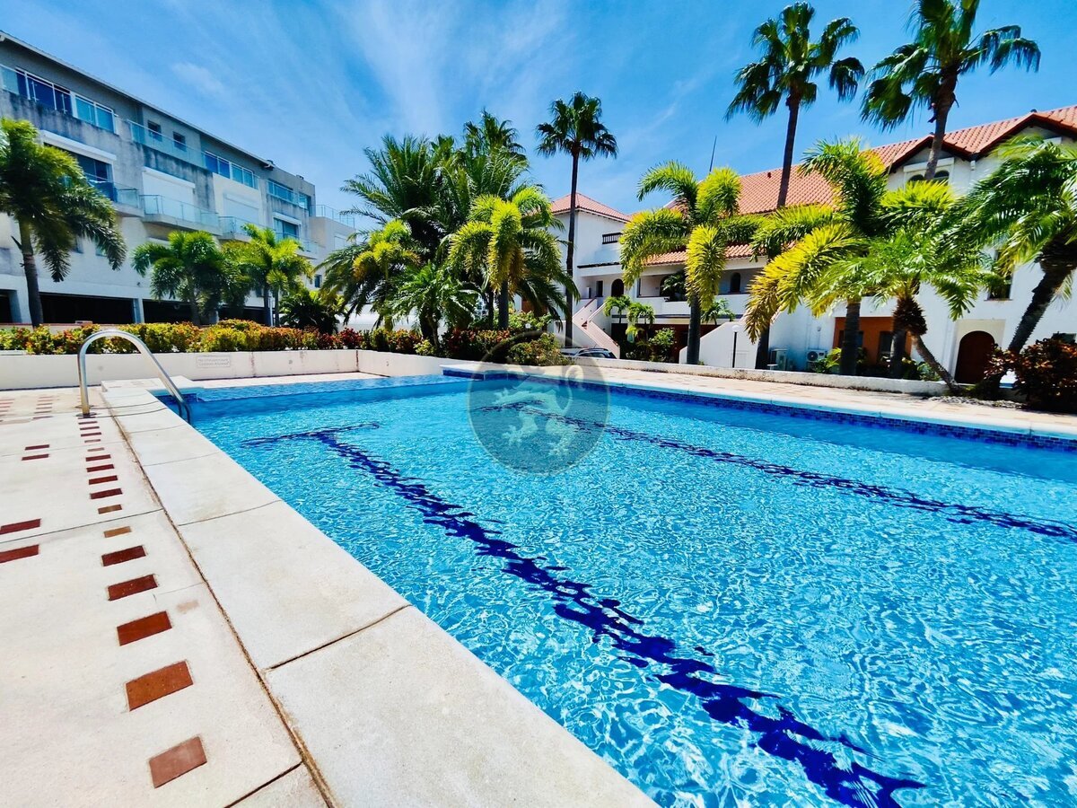 Luxurious 3-Bedroom Duplex with Private Boat Slip and