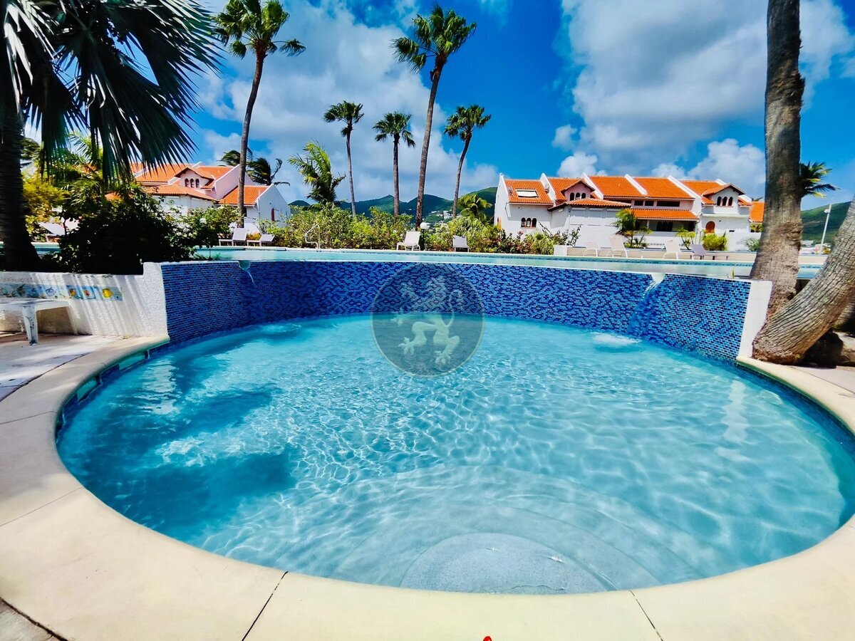 Luxurious 3-Bedroom Duplex with Private Boat Slip and