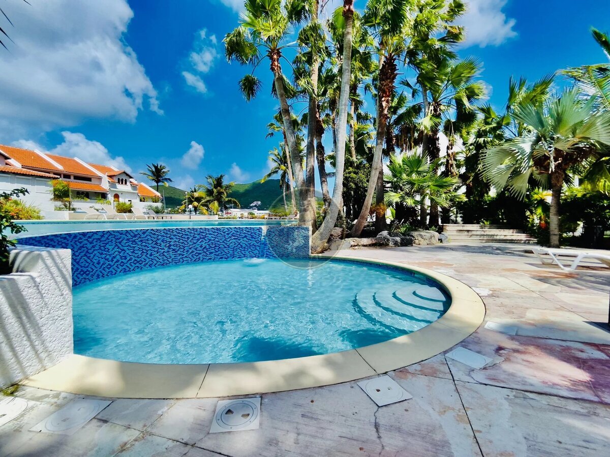 Luxurious 3-Bedroom Duplex with Private Boat Slip and