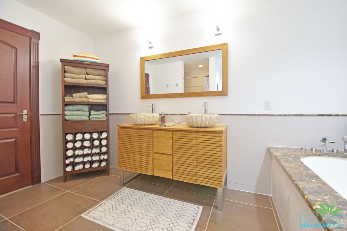 Porto Cupecoy 1 Bedroom Condo