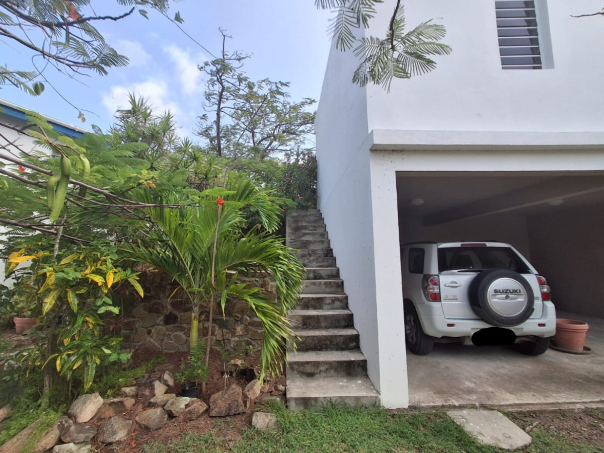 5-Bedroom Villa + 2-Bedroom House Stunning Views