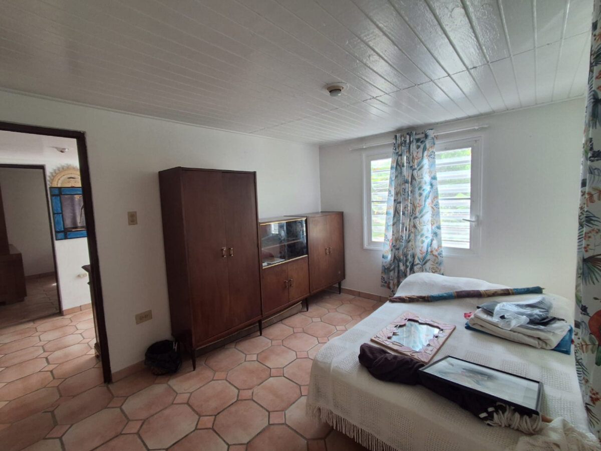 5-Bedroom Villa + 2-Bedroom House Stunning Views