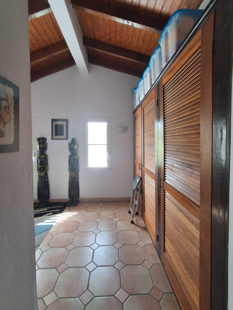 5-Bedroom Villa + 2-Bedroom House Stunning Views