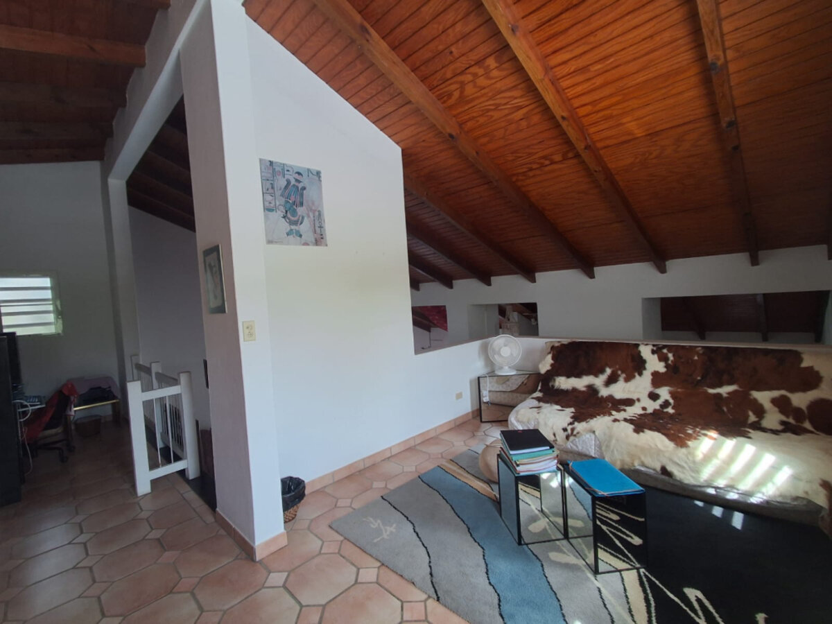 5-Bedroom Villa + 2-Bedroom House Stunning Views