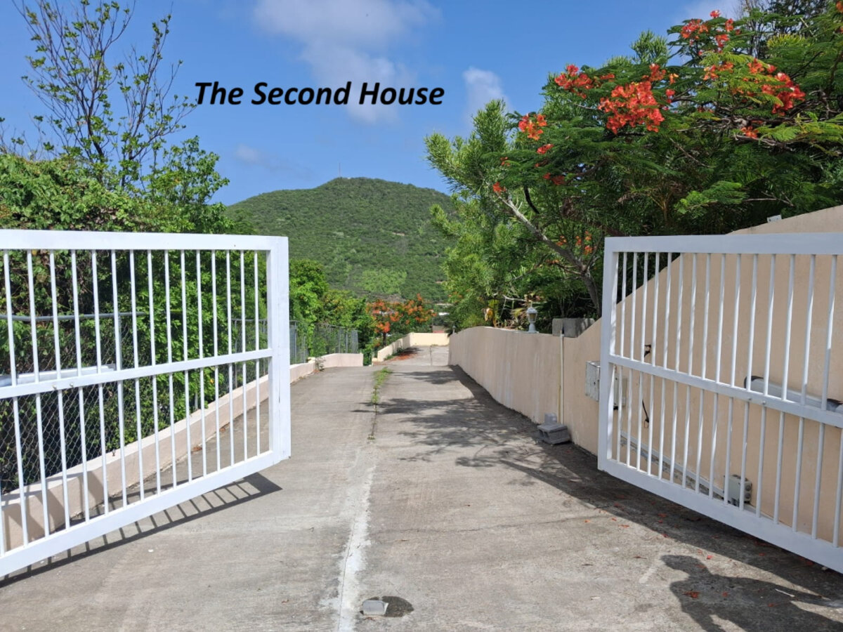 5-Bedroom Villa + 2-Bedroom House Stunning Views