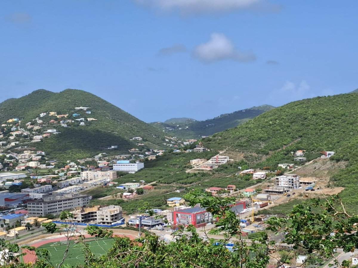 5-Bedroom Villa + 2-Bedroom House Stunning Views