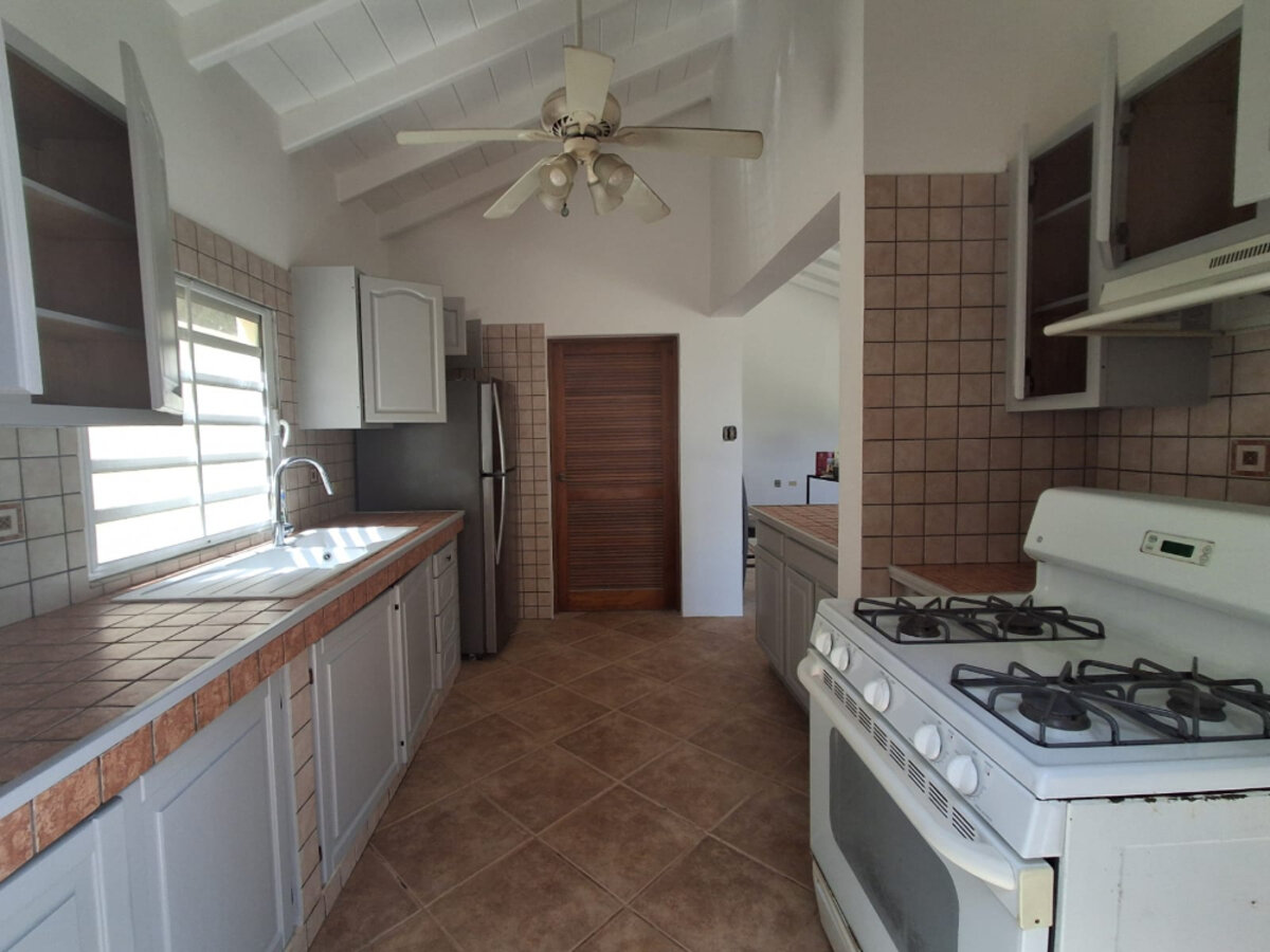 5-Bedroom Villa + 2-Bedroom House Stunning Views