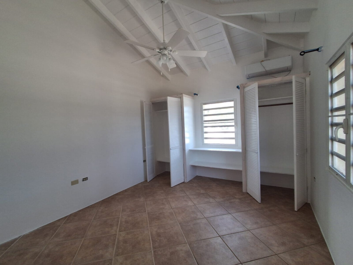 5-Bedroom Villa + 2-Bedroom House Stunning Views