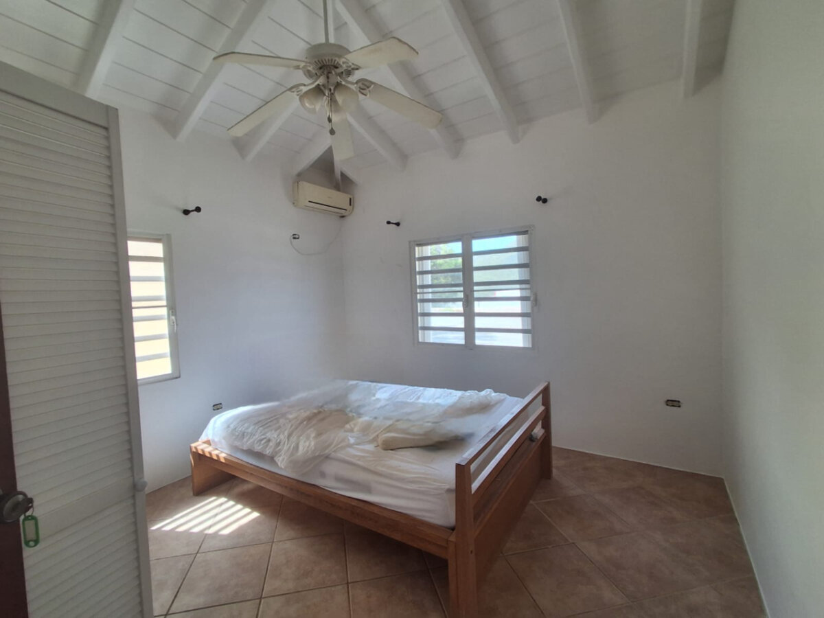 5-Bedroom Villa + 2-Bedroom House Stunning Views