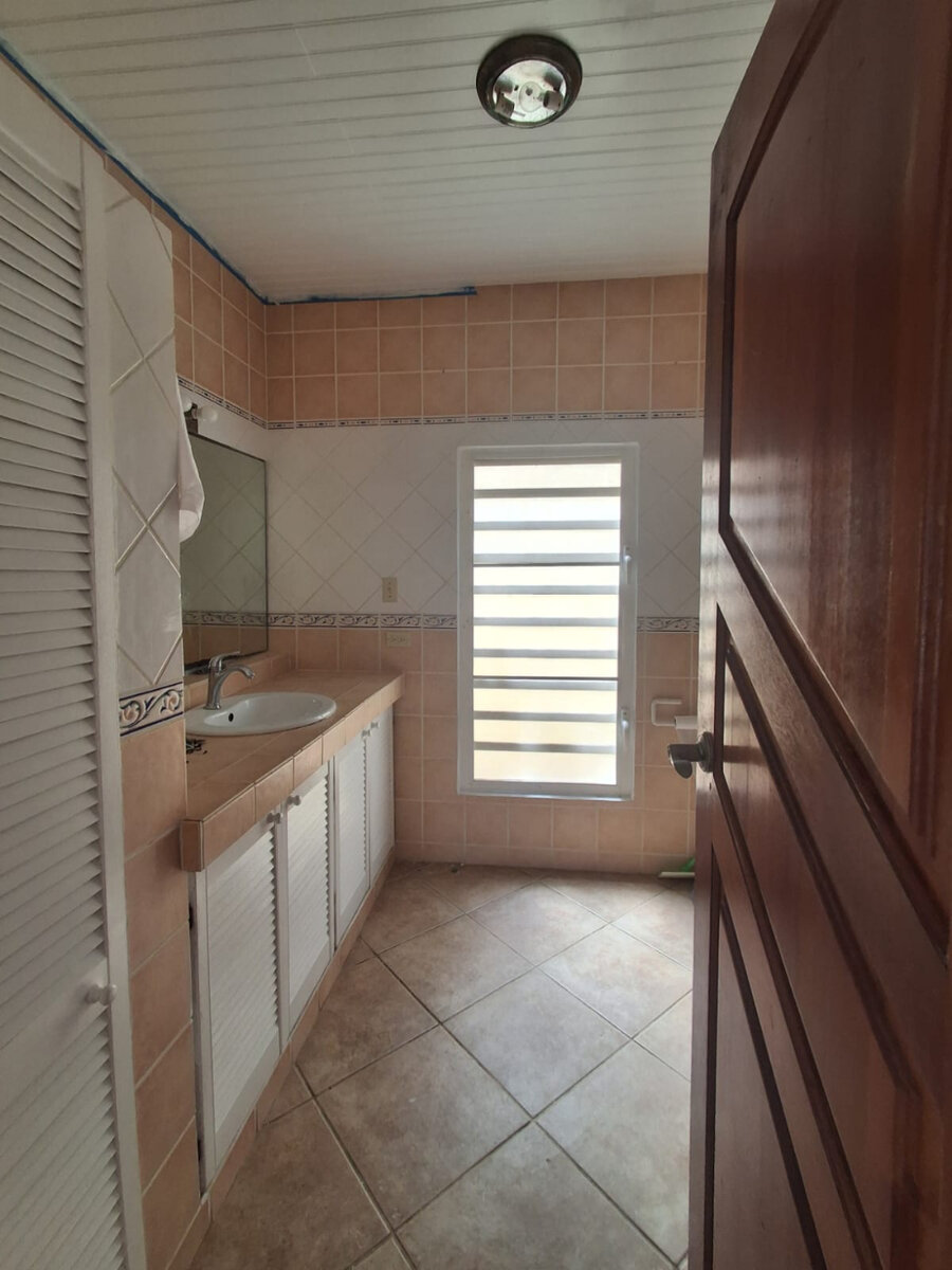 5-Bedroom Villa + 2-Bedroom House Stunning Views