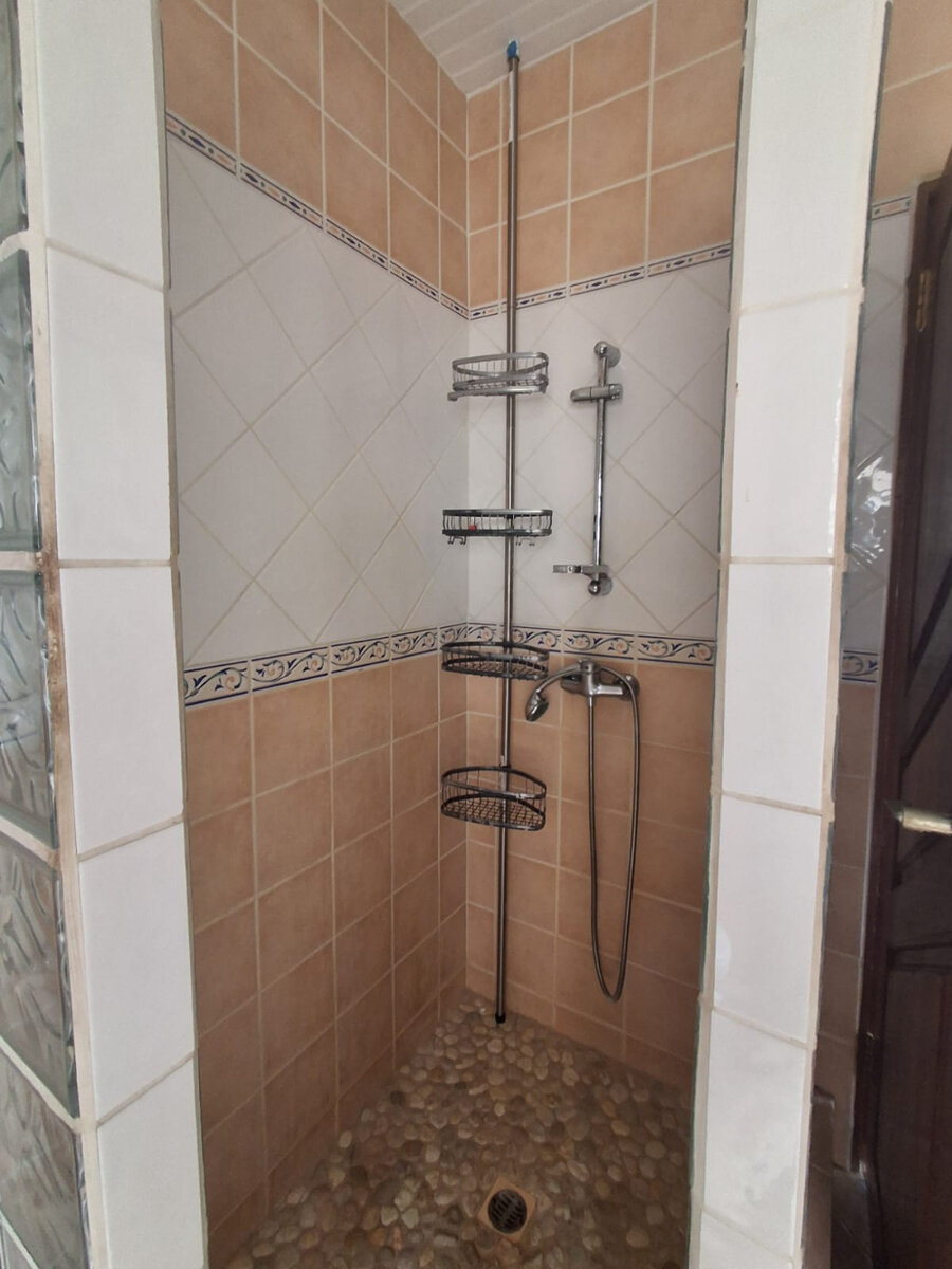 5-Bedroom Villa + 2-Bedroom House Stunning Views