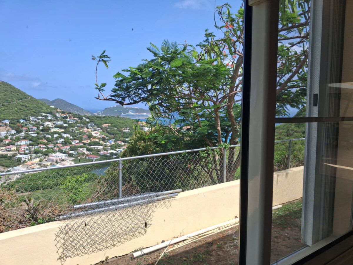 5-Bedroom Villa + 2-Bedroom House Stunning Views